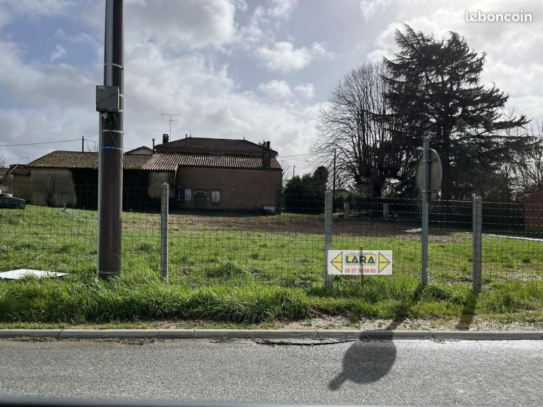 Terrain 700 m² Saint Maixant · à Saint-Maixant · 65 700 €