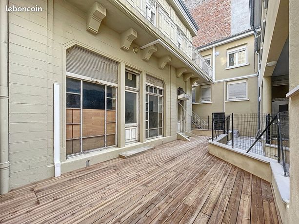 Plateau à aménager 87 m2 avec grande terrasse 30 m2 - MACON CENTRE