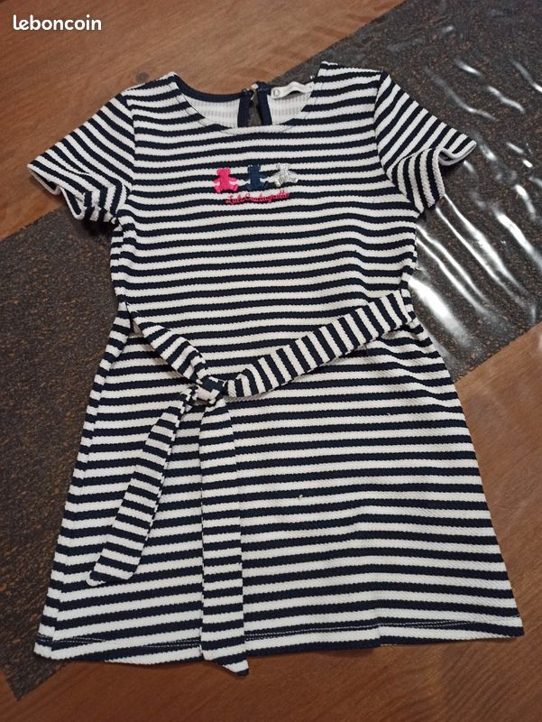 Lot de vêtements fille 4 ans (image 9)