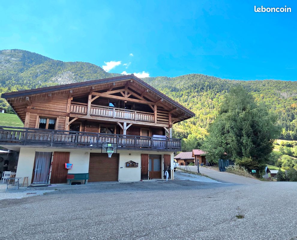 Chalet + 2 studio en location (image 1)
