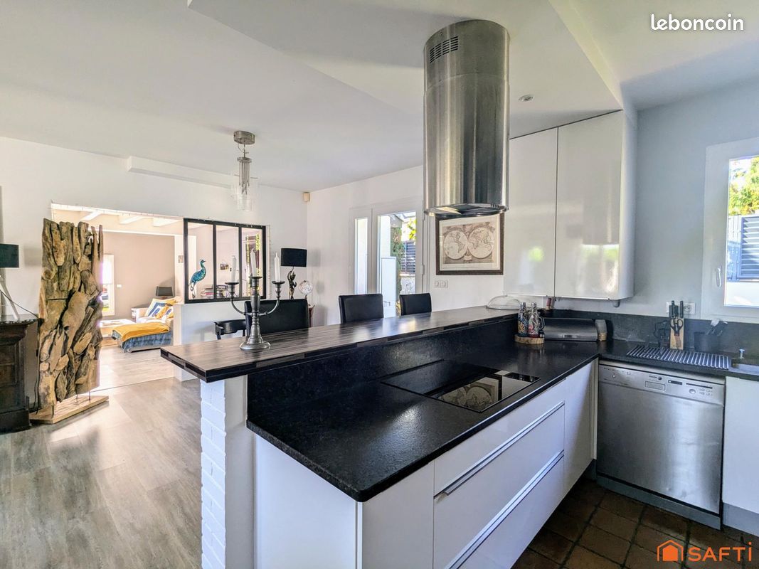 Maison 6 pièces 160 m² · à Sucé-sur-Erdre · 160 m² · 449 900 €