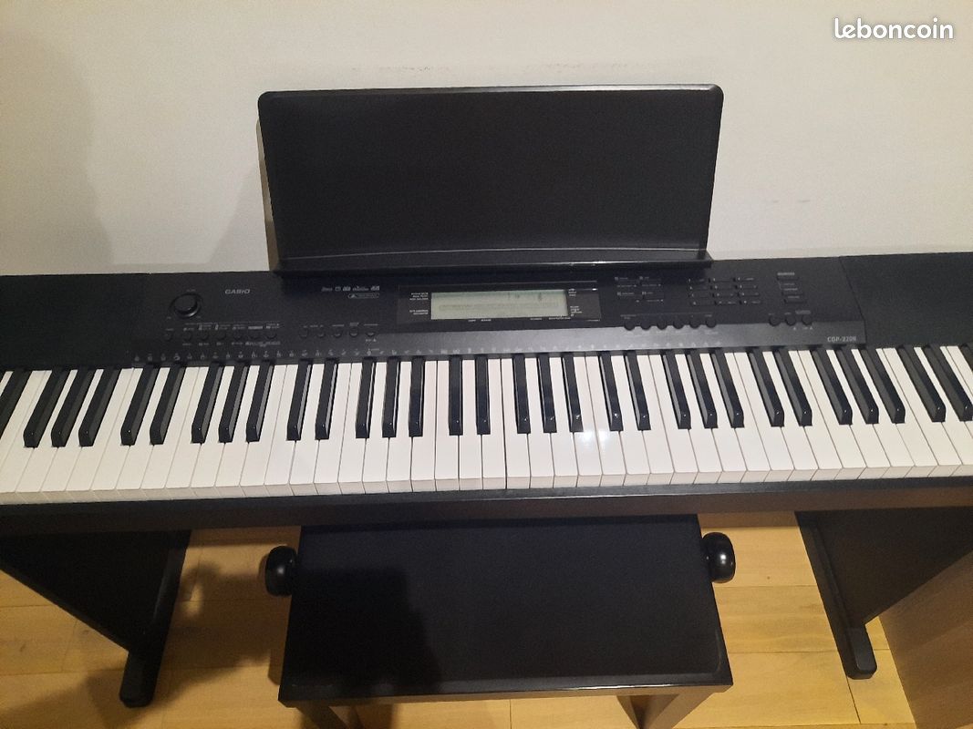 Piano Casio cdp-220R (image 2)