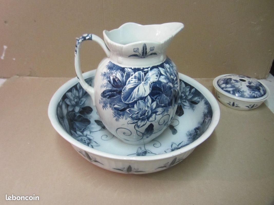 Ancien necessaire de toilette (image 1)