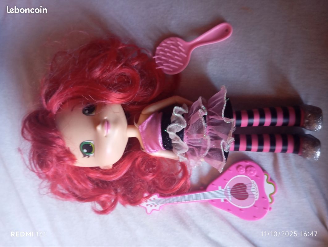 Poupée charlotte aux fraises (image 1)