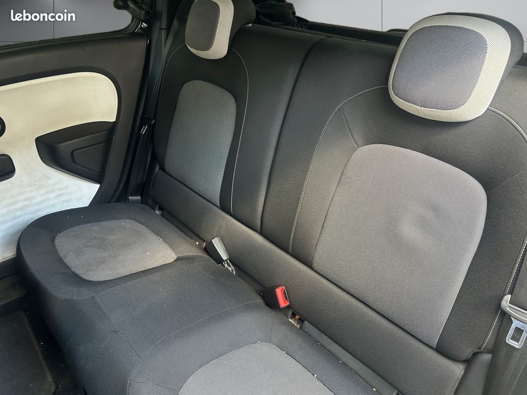 RENAULT TWINGO III Limited EDITION 1er main (image 15)