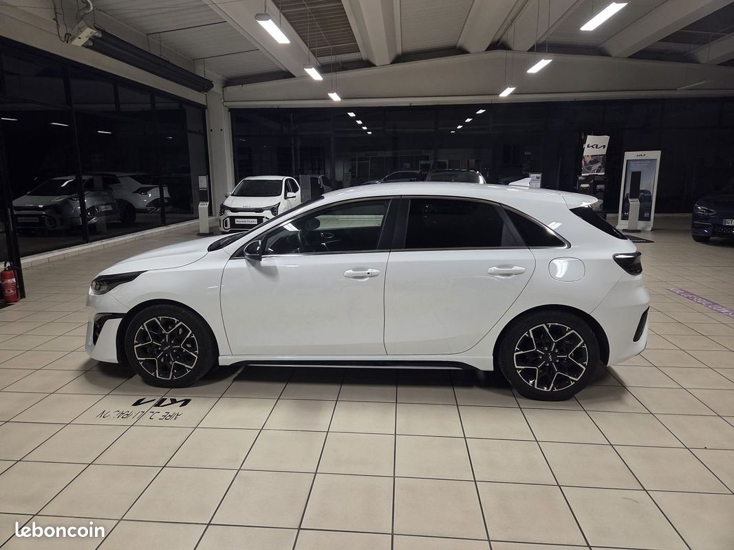 Kia CEED 1.5 T-GDI 140CH GT-LINE DCT7 MY25 (image 11)
