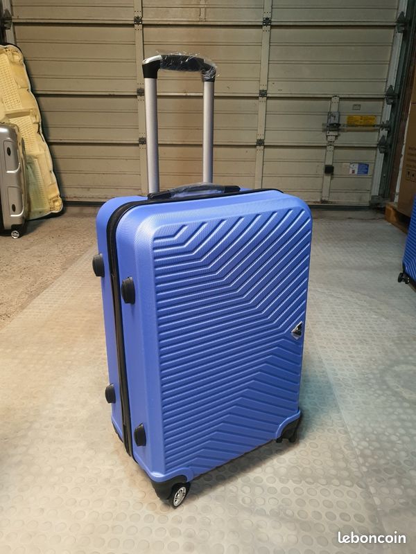 Valise Moyenne 23kg – 65L – Roulettes 360° Serrure TSA