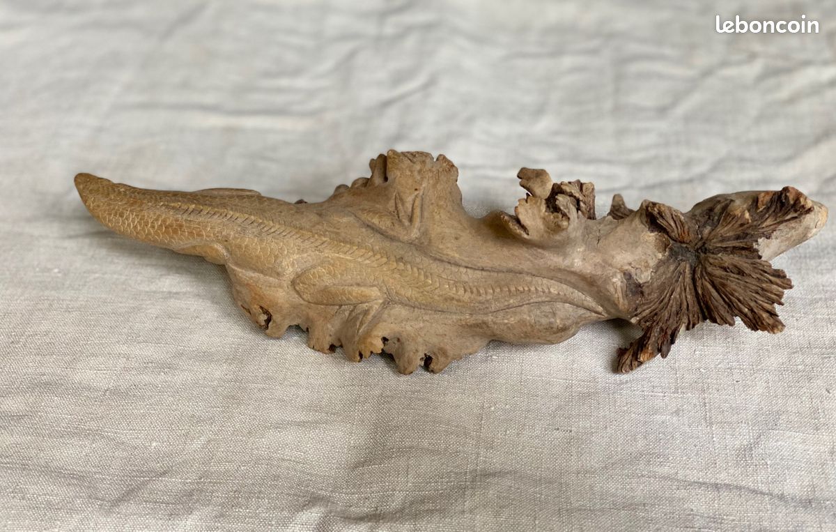 Sculpture en bois exotique représentant un varan, dragon de Komodo n°1 (image 5)