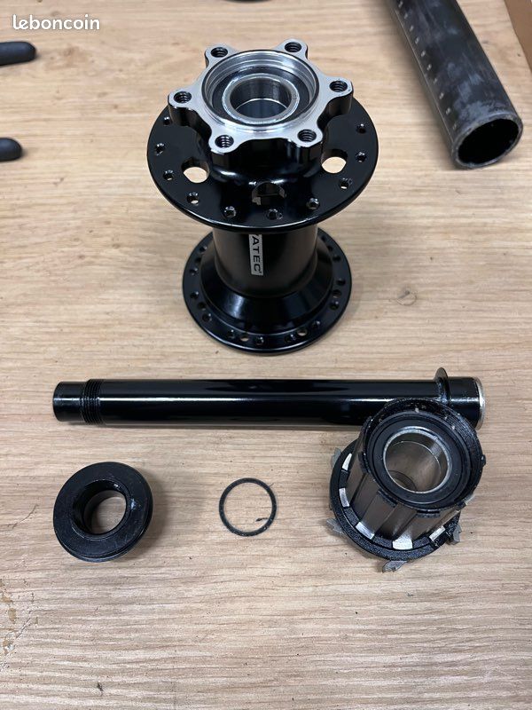 Moyeu De VéLo VTT axe traversant Route Arbre Structure Brochettes 12mm axe de Roue arrière Arbre