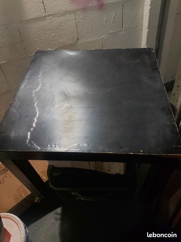 Table ikea (image 1)