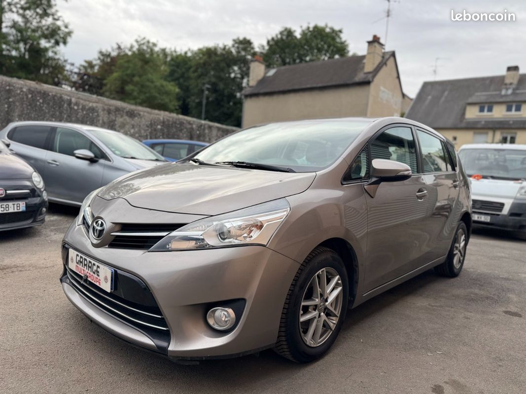 Toyota VERSO 1.6 D-4D 112CH Feel (image 1)