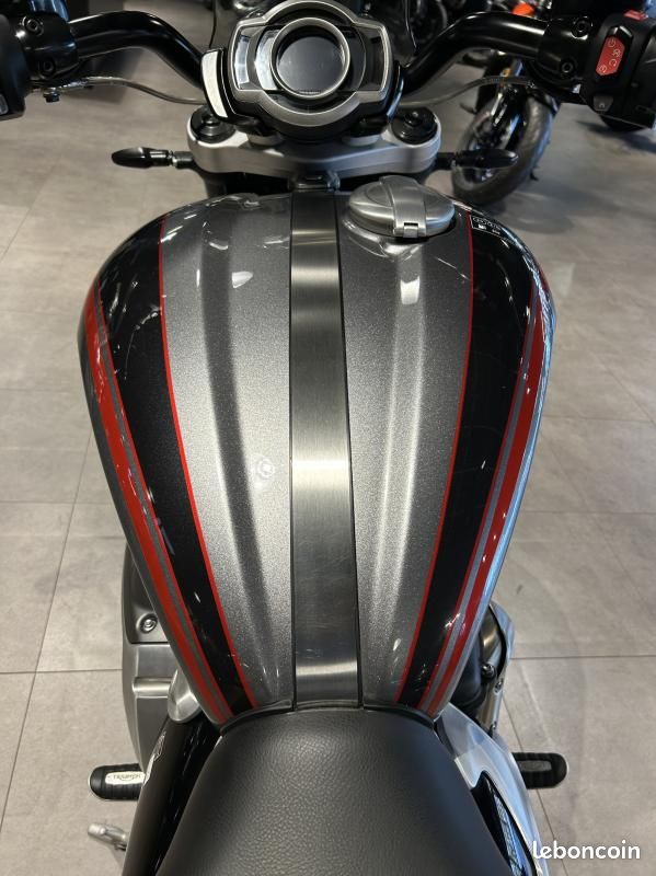 Triumph ROCKET 3 GT - 1ERE MAIN - 02/2023 - 7411 KM - SHIF 2500 cm3 (image 4)