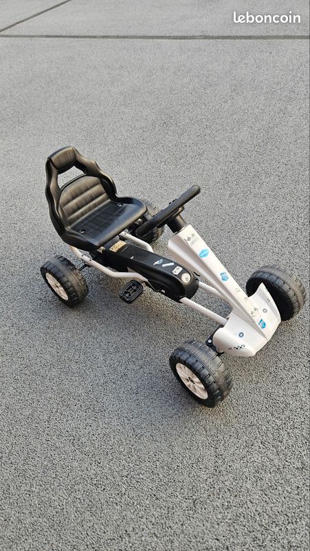 Kart à pédales 3-5ans (image 1)