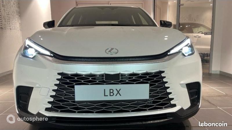 Lexus Lbx 1.5 136ch Business Plus 2WD MY26 (image 2)