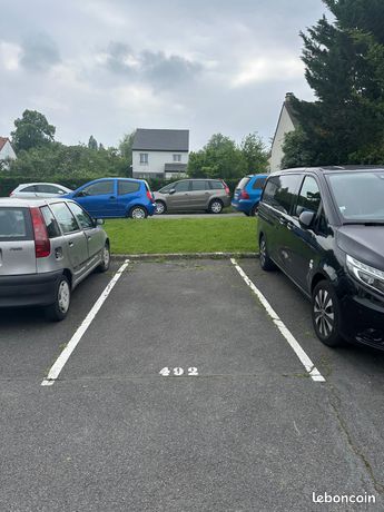 Place de parking RER E Villiers/le plessis Trévise