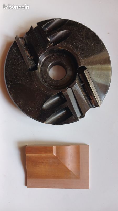 Plate bande avec congè alésage 30 (image 1)