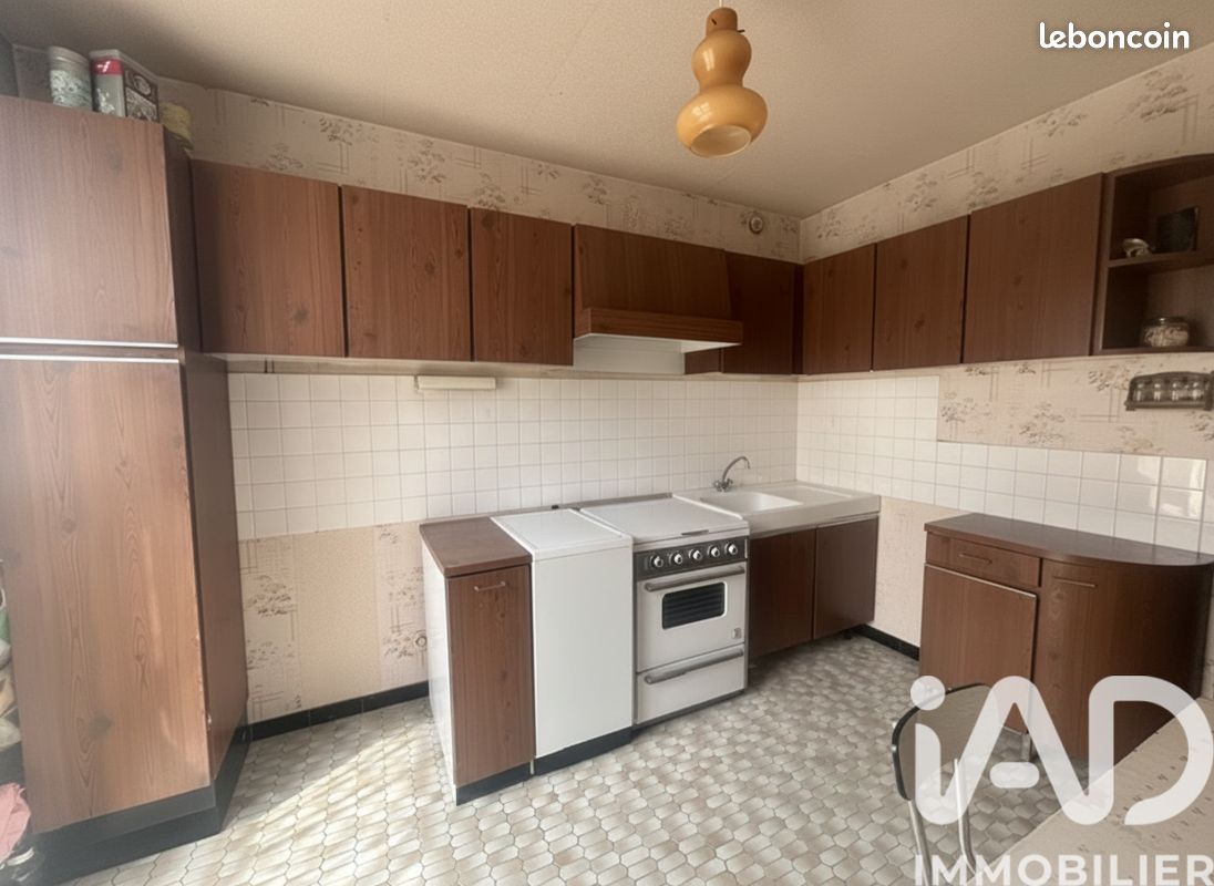 Appartement 4 pièces 80 m² · à Villars · 80 m² · 89 000 €