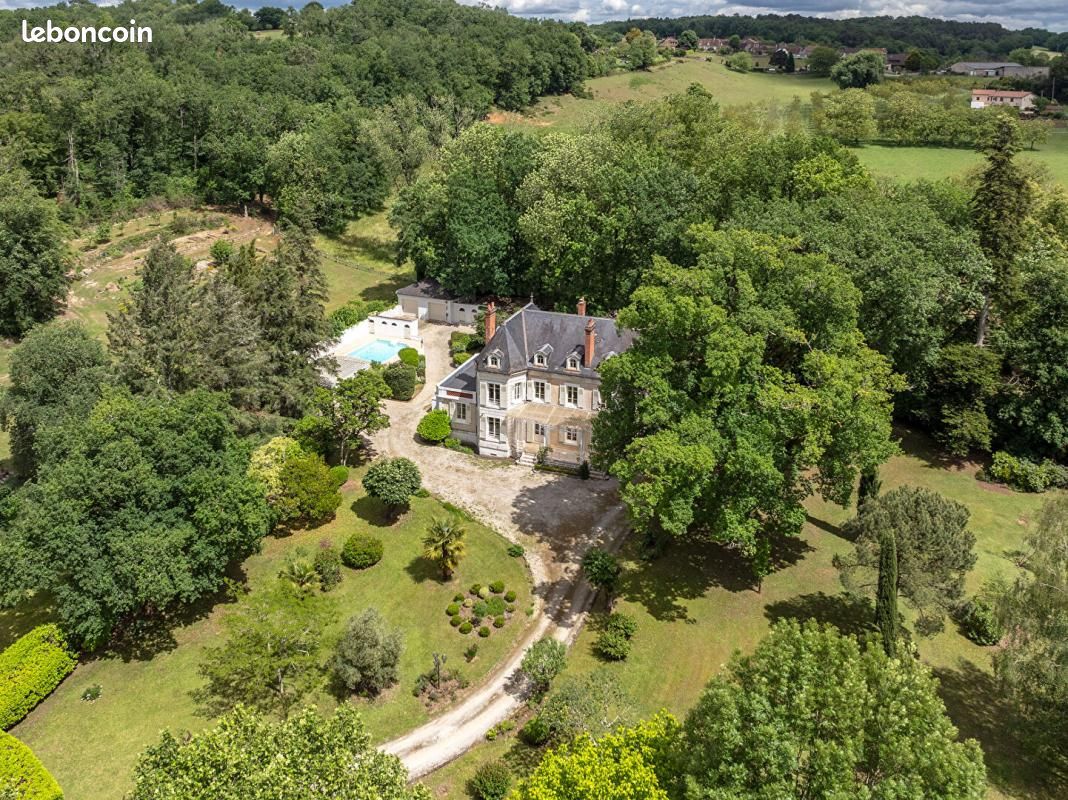 Maison 17 pièces 370 m² (image 2)