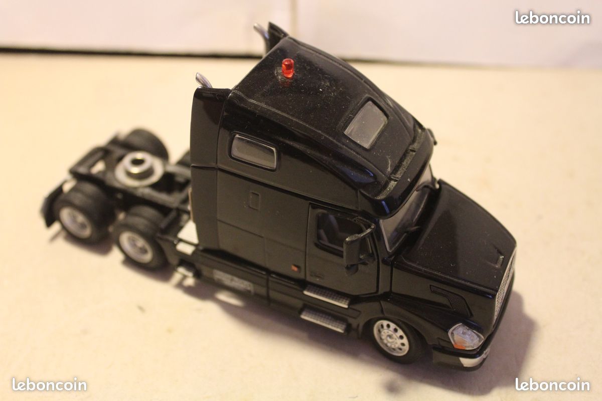 2 Camions Tonkin Replicas 1:87 - Camion Américain + Remorque Avec Chargement - Occasion