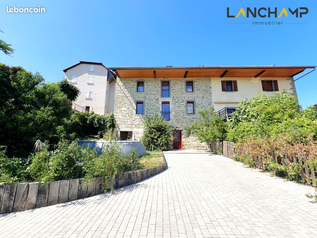 Maison 6 pièces 207 m² · à Challonges · 207 m² · 429 000 €