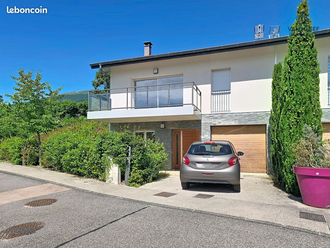 Maison 4 pièces 117 m² · à Thoiry · 117 m² · 630 000 €