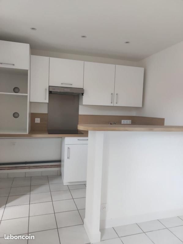 Appartement a louer - 2 pièce(s) - 33 m2 - Surfyn