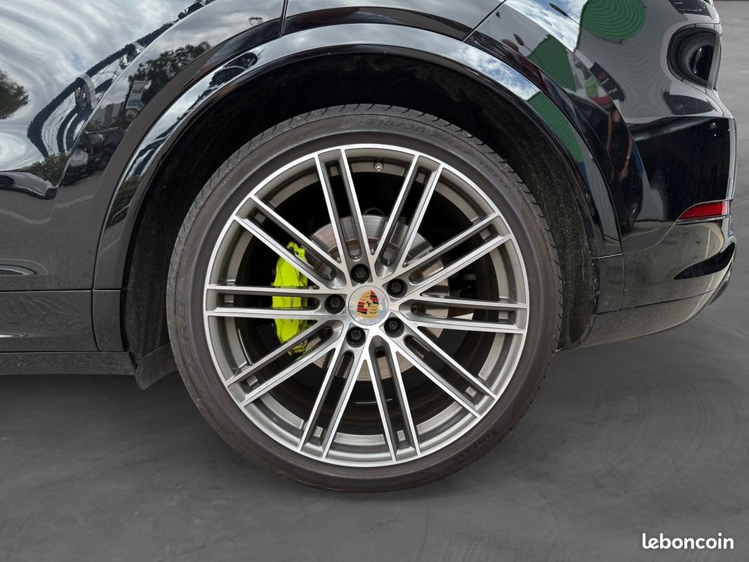 PORSCHE CAYENNE 3.0 V6 E-HYBRID COUPE - 340Ch - Toit ouvrant Pack Chrono Siège 18 positions Garantie 12 mois (image 20)