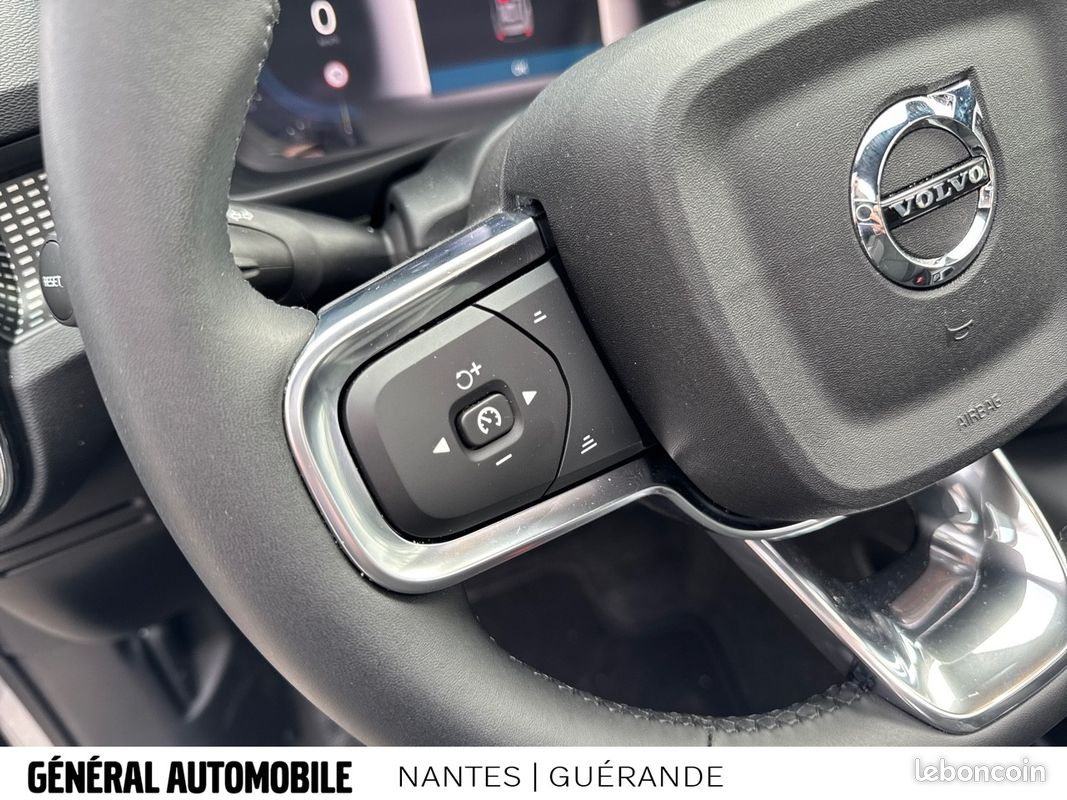 VOLVO XC40 B3 163 ch DCT7 Ultra (image 11)