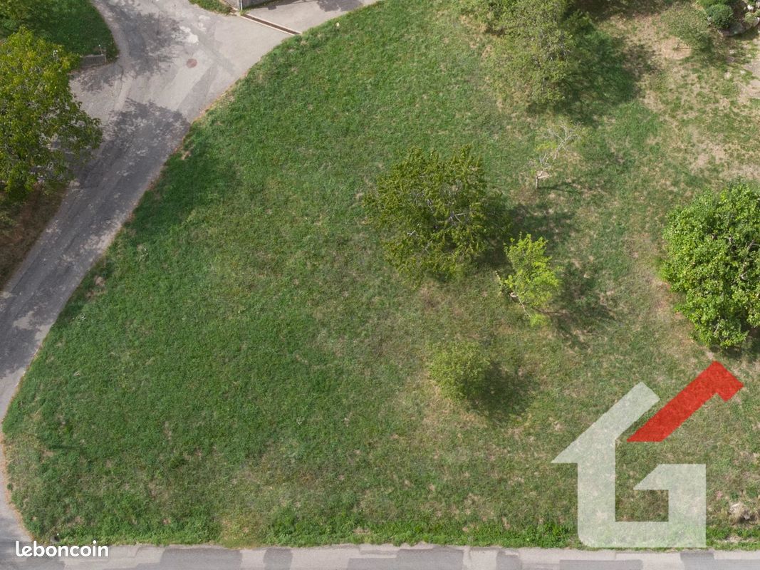 Terrain 990 m² · à Les Villards-sur-Thônes · 990 m² · 415 000 €