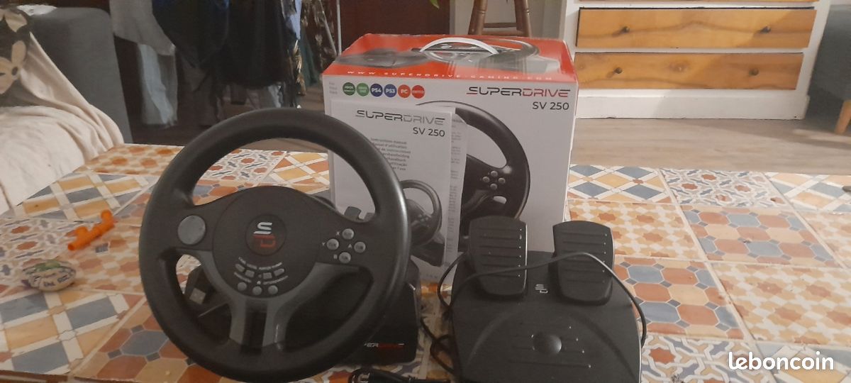 Vends volant gaming (image 1)