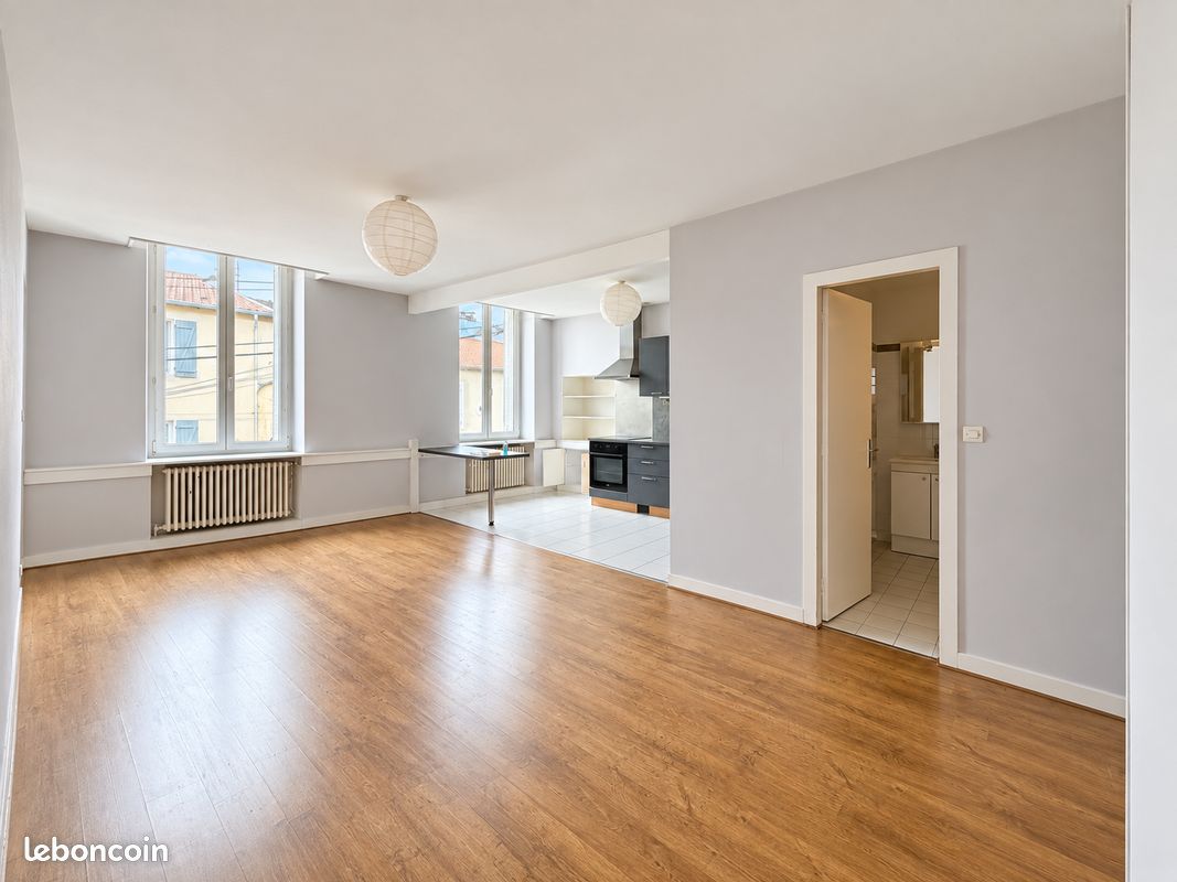 Appartement 5 pièces 116 m² · à Neufchâteau · 116 m² · 595 €/mois