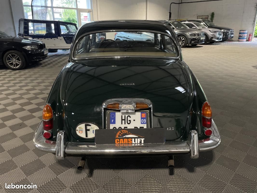Jaguar 420 4.2 VERT ANGLAIS -BOITE MANUELLE- (image 6)
