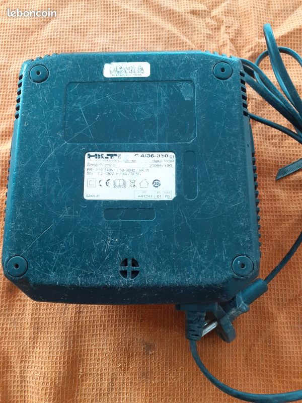CHARGEUR RAPIDE HILTI C4/36-350 36 VOLTS 350 watts LI-ION très bon état de fonctionnement - Bricolage