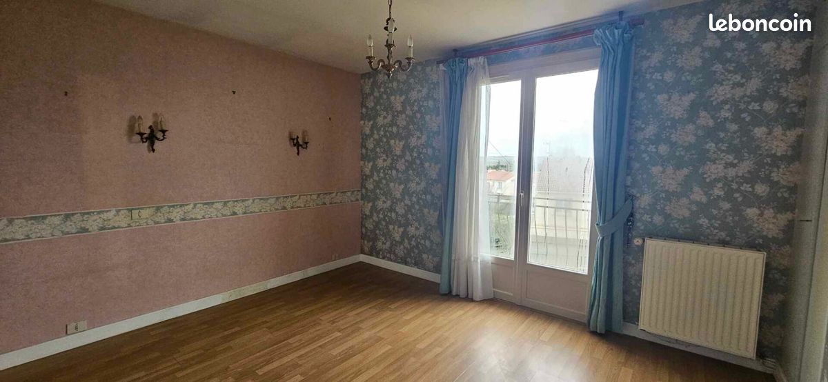 Pavillon 6 pièces 100 m² - Nanteuil 79400 (image principale 4)