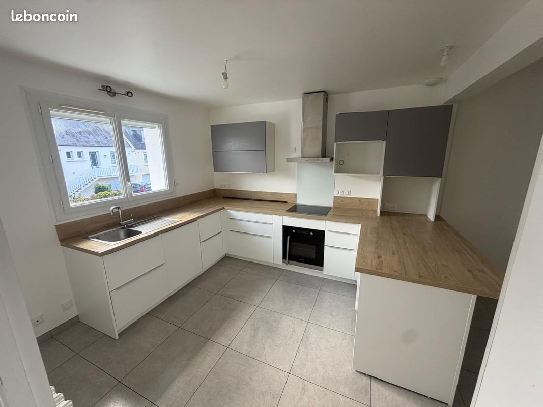 Maison 7 pièces 114 m² · à Saint-Pol-de-Léon · 114 m² · 1 200 €/mois