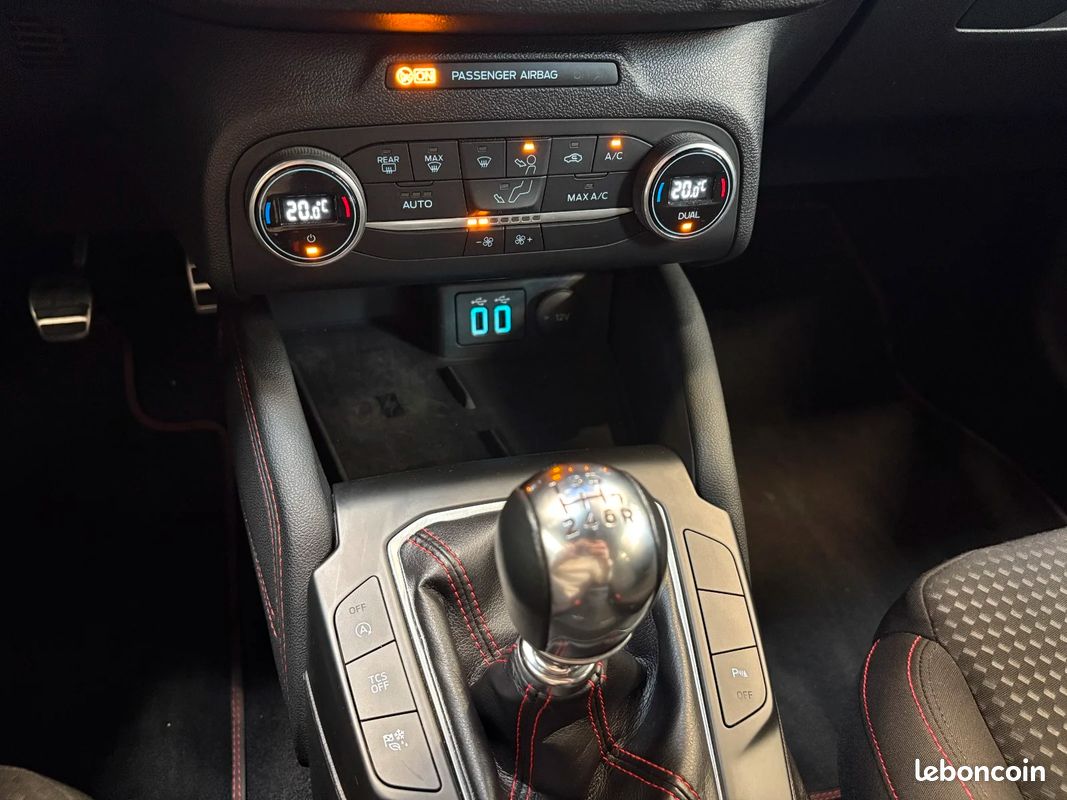 FORD FOCUS ST LINE X EcoBoost 155 ch MHEV - 1ERE MAIN - PARFAIT ÉTAT - VIRTUAL COCKPIT - CARPLAY - ATTELAGE AMOVIBLE (image 13)