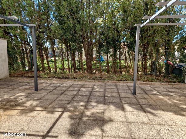 Vend appartement type 2 en rez-de-jardin bollene 84500