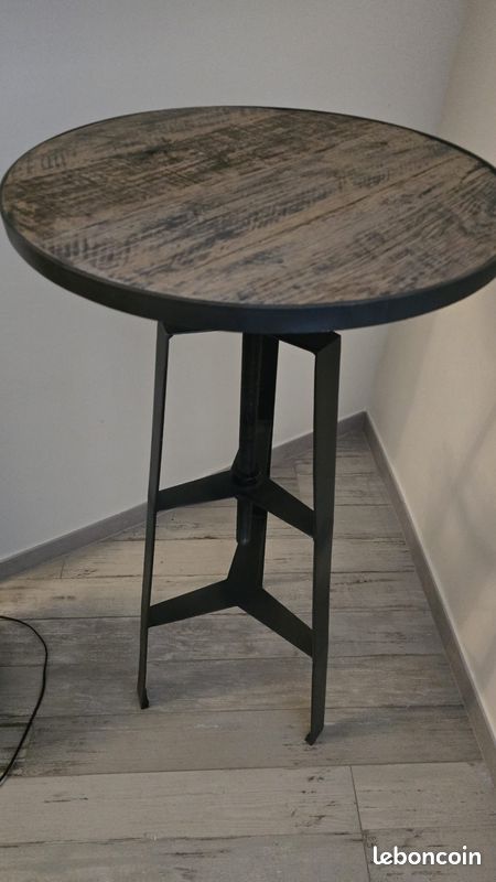 Table haute industrielle (image 1)