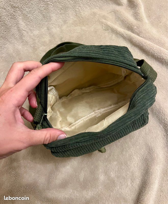 Sac Banane 3 Poches En Velours Côtelé Kaki - Modèle Neuf Sans Marque - Look Décontracté