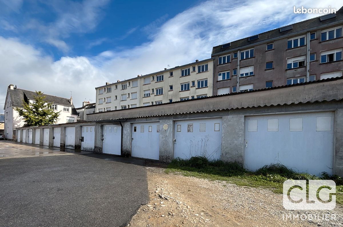 Parking/box QUIMPER · 75 €/mois