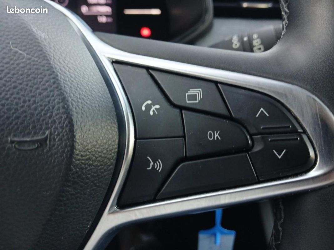 Renault Clio 1.6 E-Tech 145ch full hybrid Evolution (image 24)