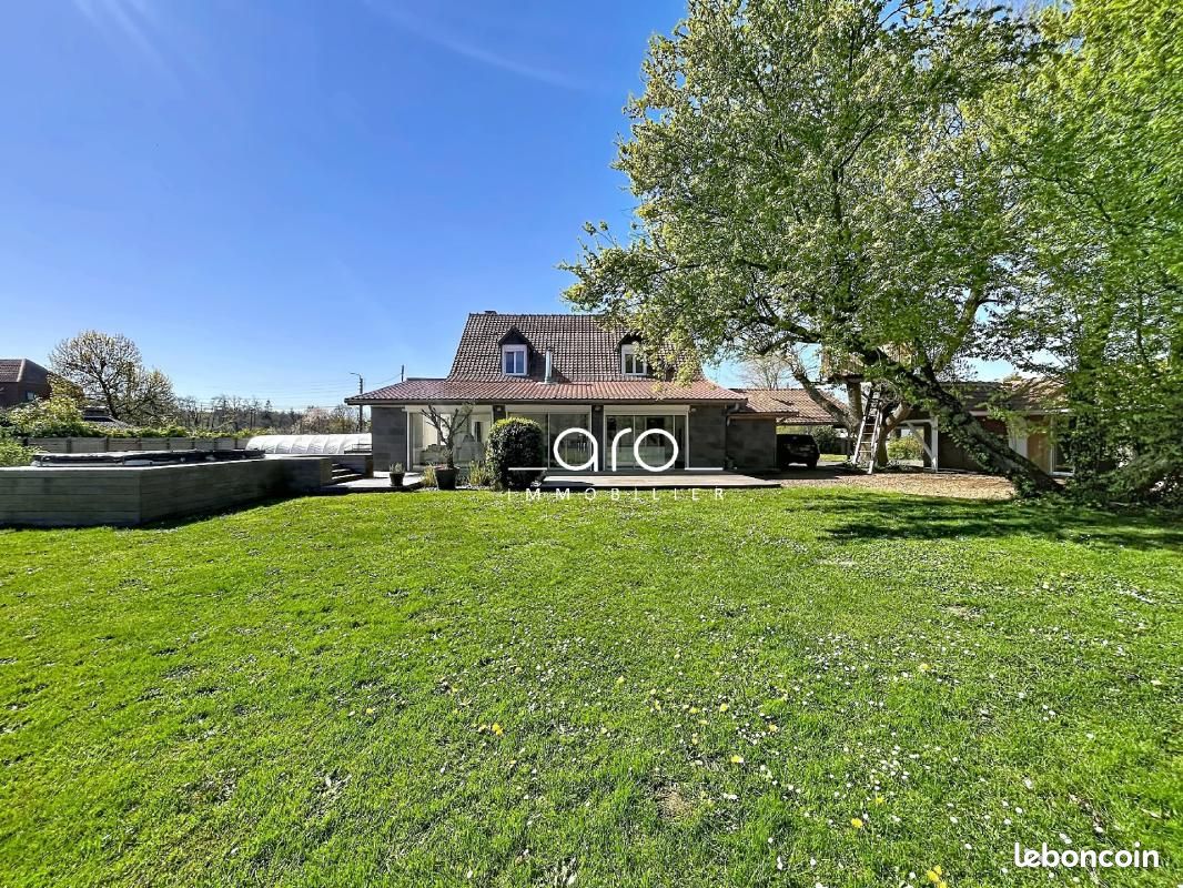 Maison 7 pièces 216 m² · à Genech · 216 m² · 628 000 €