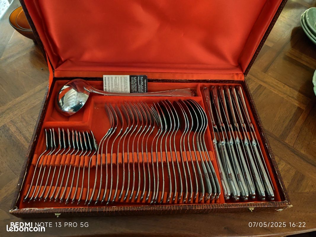 Ménagère 48 pièces en inox 18/10 - Guy Degrenne - Astrée Ciselé