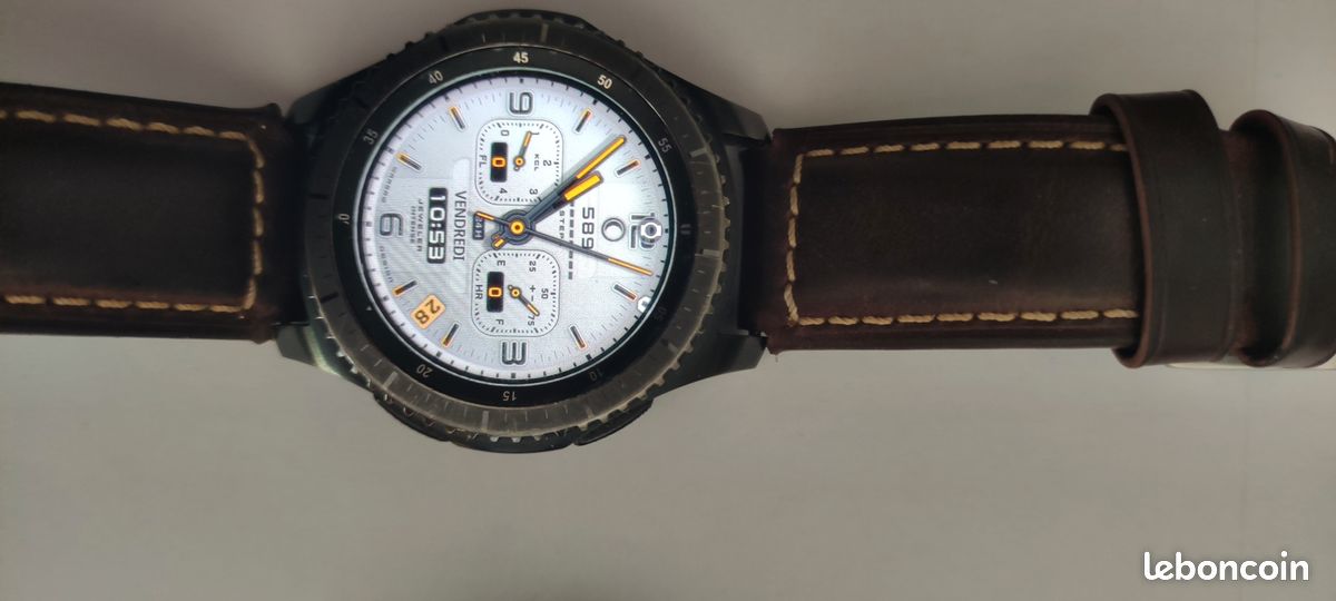 Montre connectée Samsung Gear Frontier S3 (image 3)