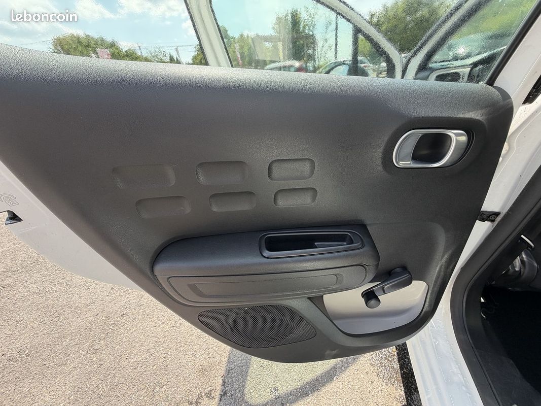 Citroen C3 PURETECH 68CH LIVE E6.D-TEMP 105G (image 13)