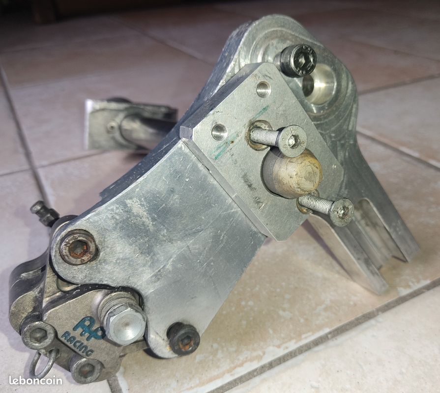 Zx10r 2011+ zx6r 2005+ kit rapide endurance arrière avec étrier AP Racing taillé masse démontage de roue rapide + support capteur abs (image 2)
