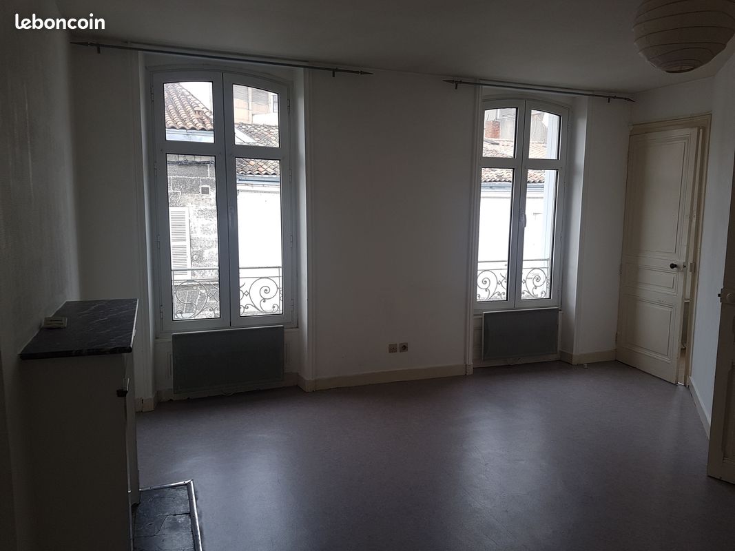 Appartement 1 pièce 25 m² · à Angoulême · 25 m² · 325 €