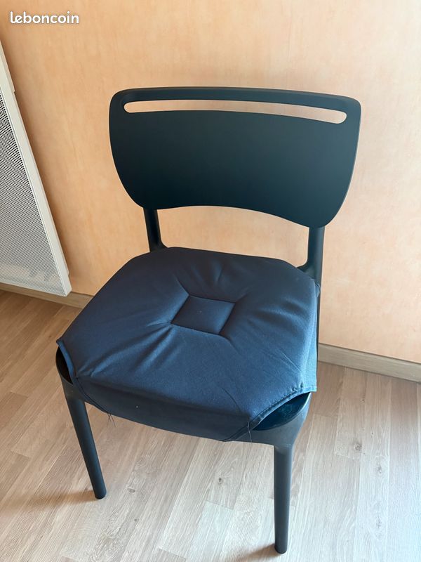 Ensemble table et chaises (image 3)