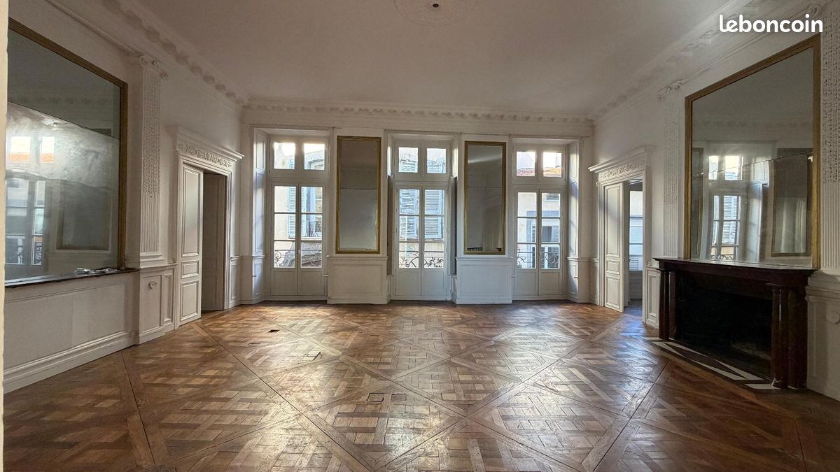 Appartement 7 pièces 247 m² · à Clermont-Ferrand · 247 m² · 1 970 €/mois