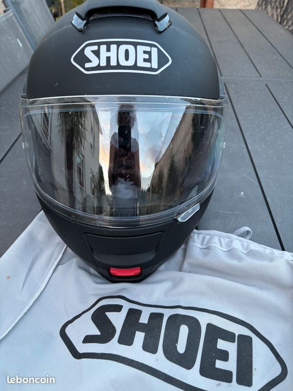 Casque moto intégral Shoei (image 1)